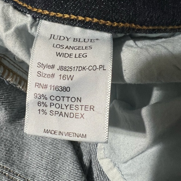 Judy Blue Jeans - Picture 6 of 10